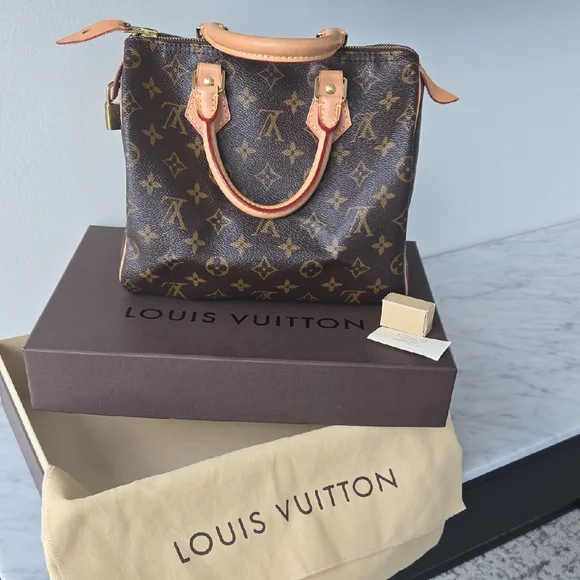 Louis Vuitton Speedy 25 with keys, box & dust bag.  Excellent Condition! - Picture 2 of 16